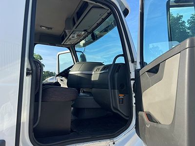 2019 Volvo VNL