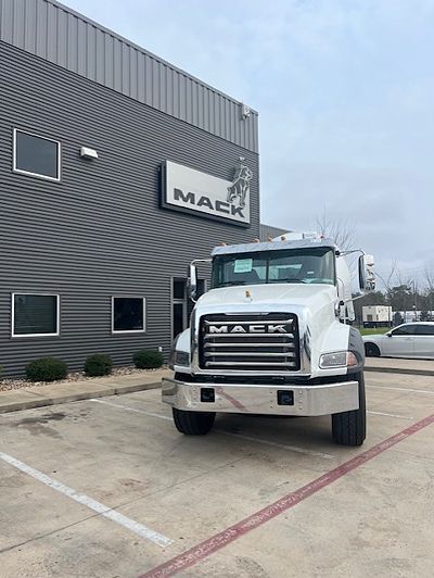 2026 Mack GRANITE 64B