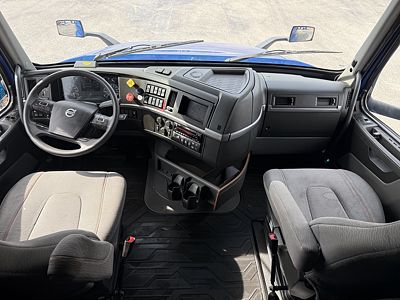 2022 Volvo VNL64T760