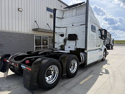 2023 Volvo VNL64T740
