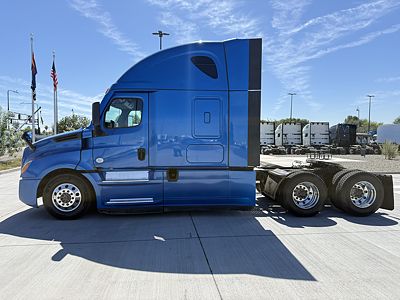2022 Freightliner CASCADIA 126