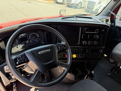 2023 Freightliner CASCADIA 126