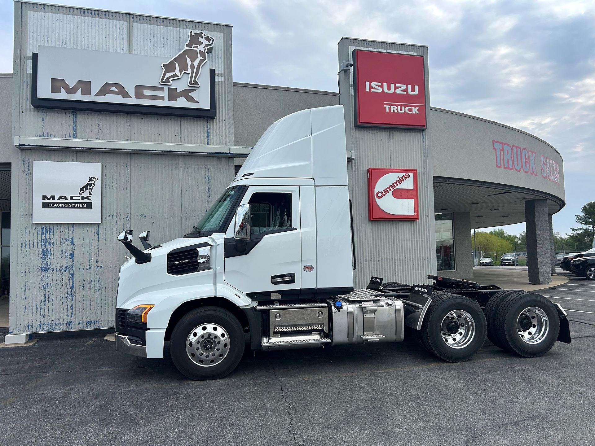 2027 Mack AN64TV04