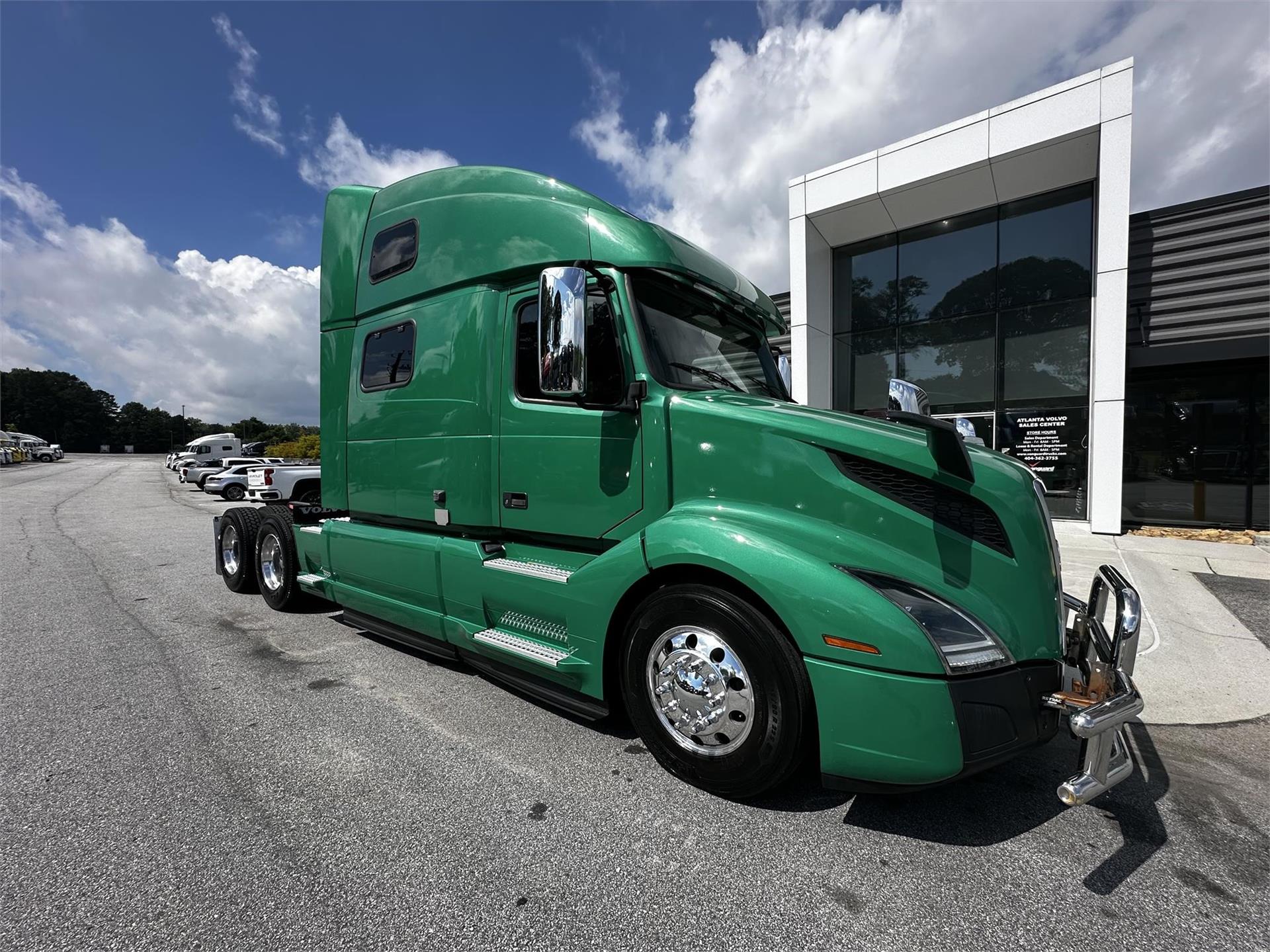 2021 Volvo VNL64T860