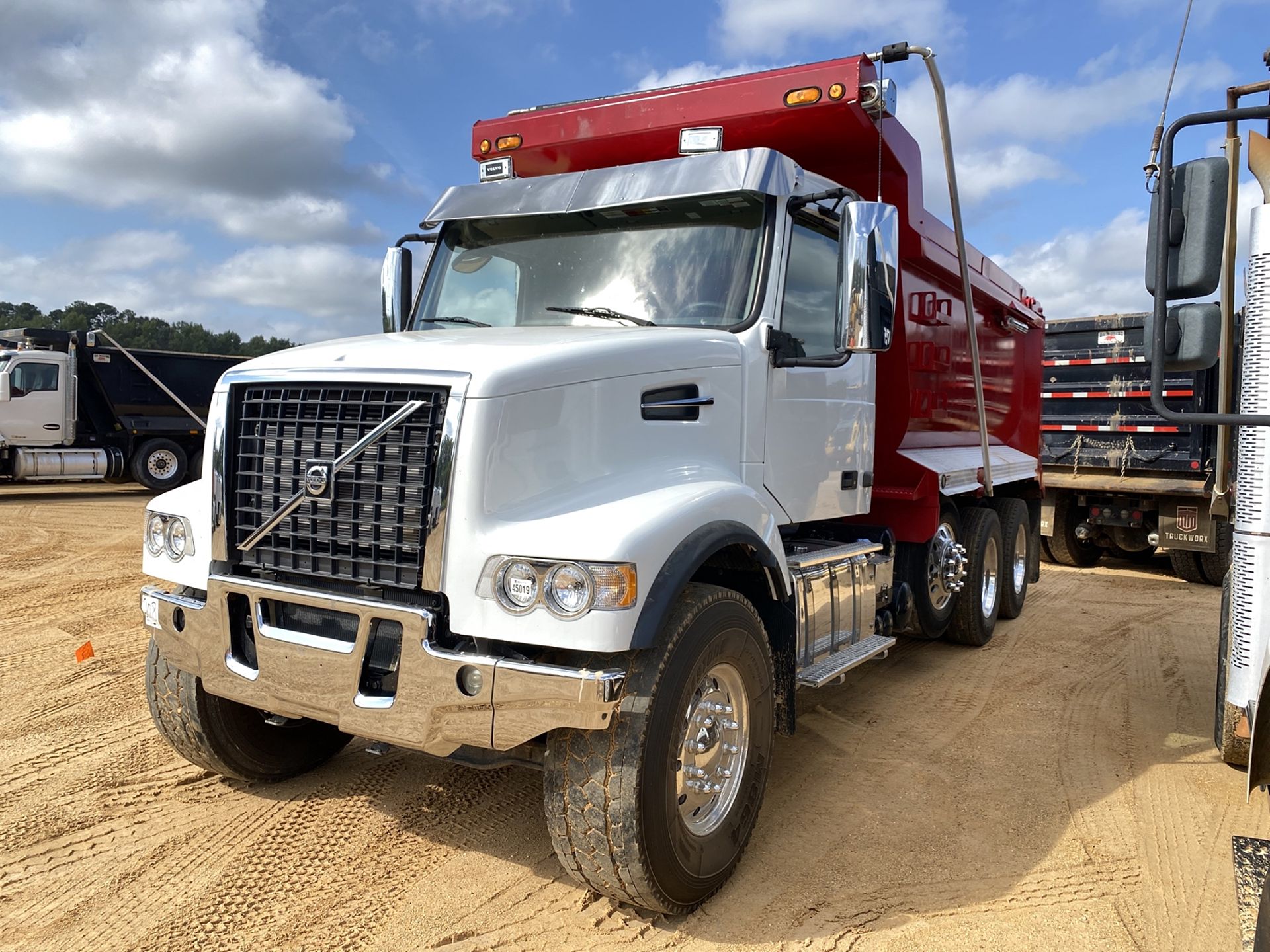 2021 Volvo VHD