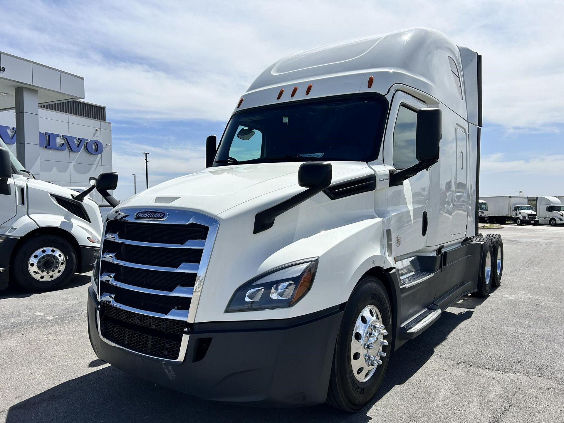 2020 Freightliner CASCADIA 126