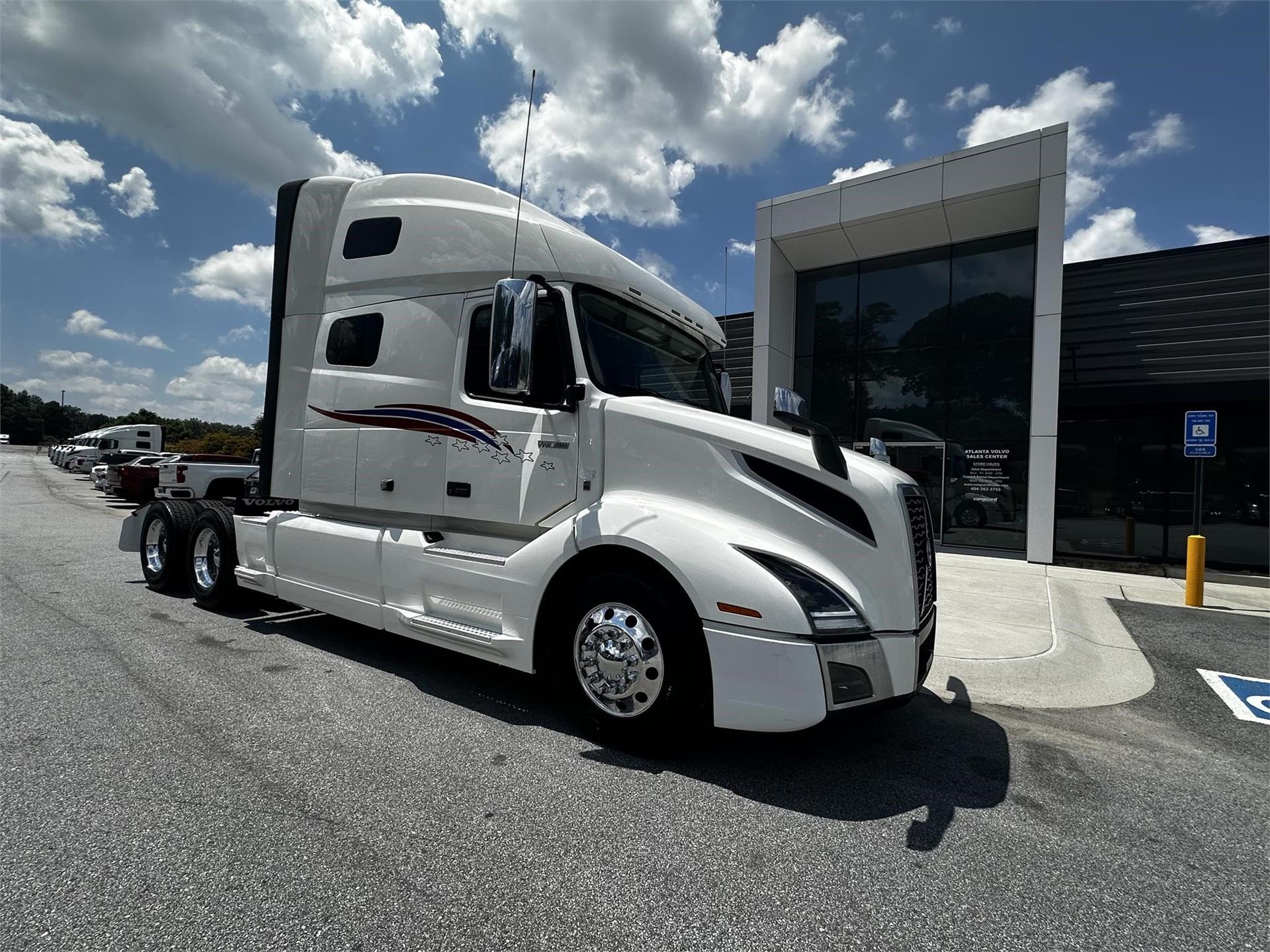 2022 Volvo VNL64T760