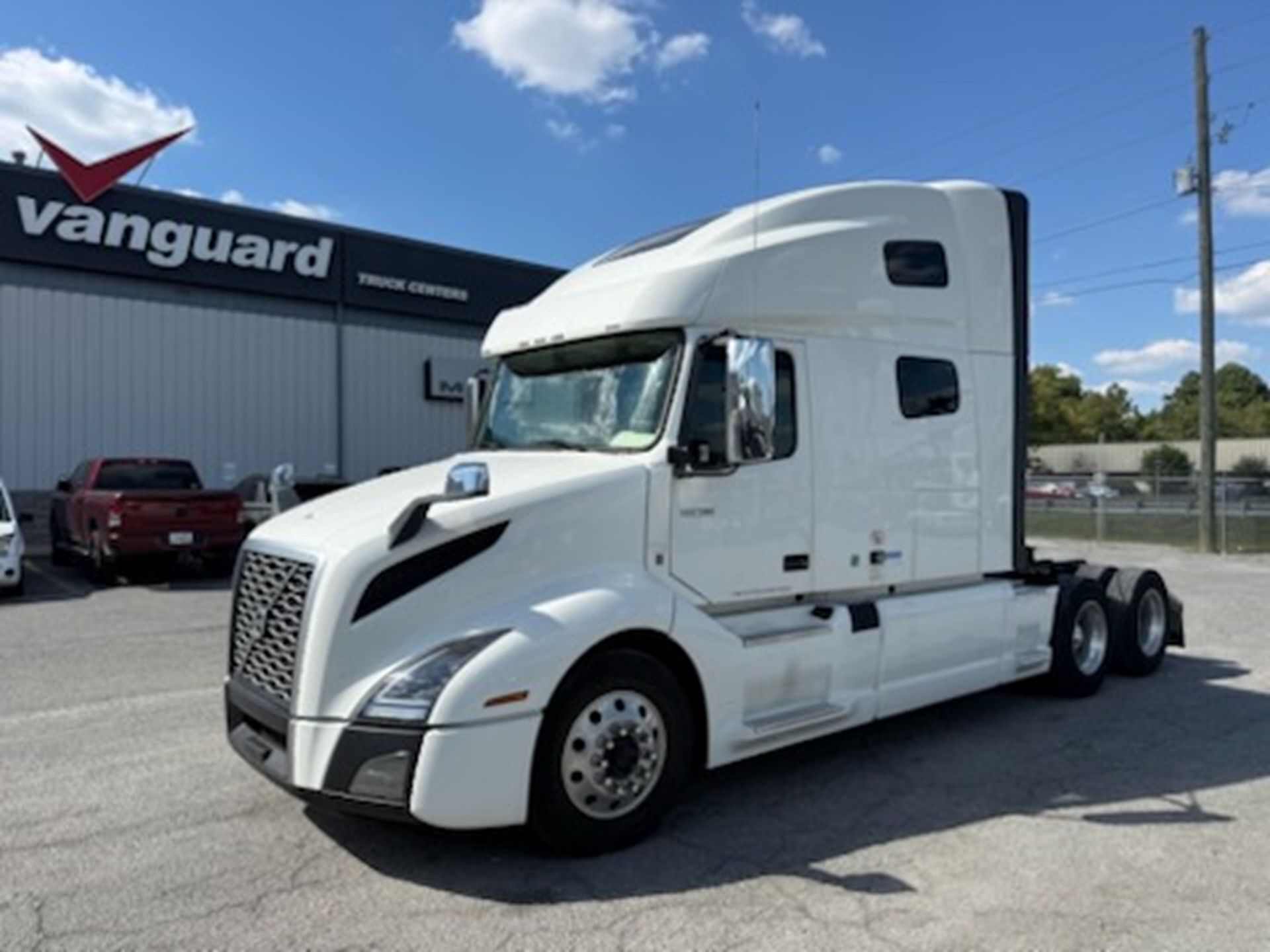 2022 Volvo VNL64T760