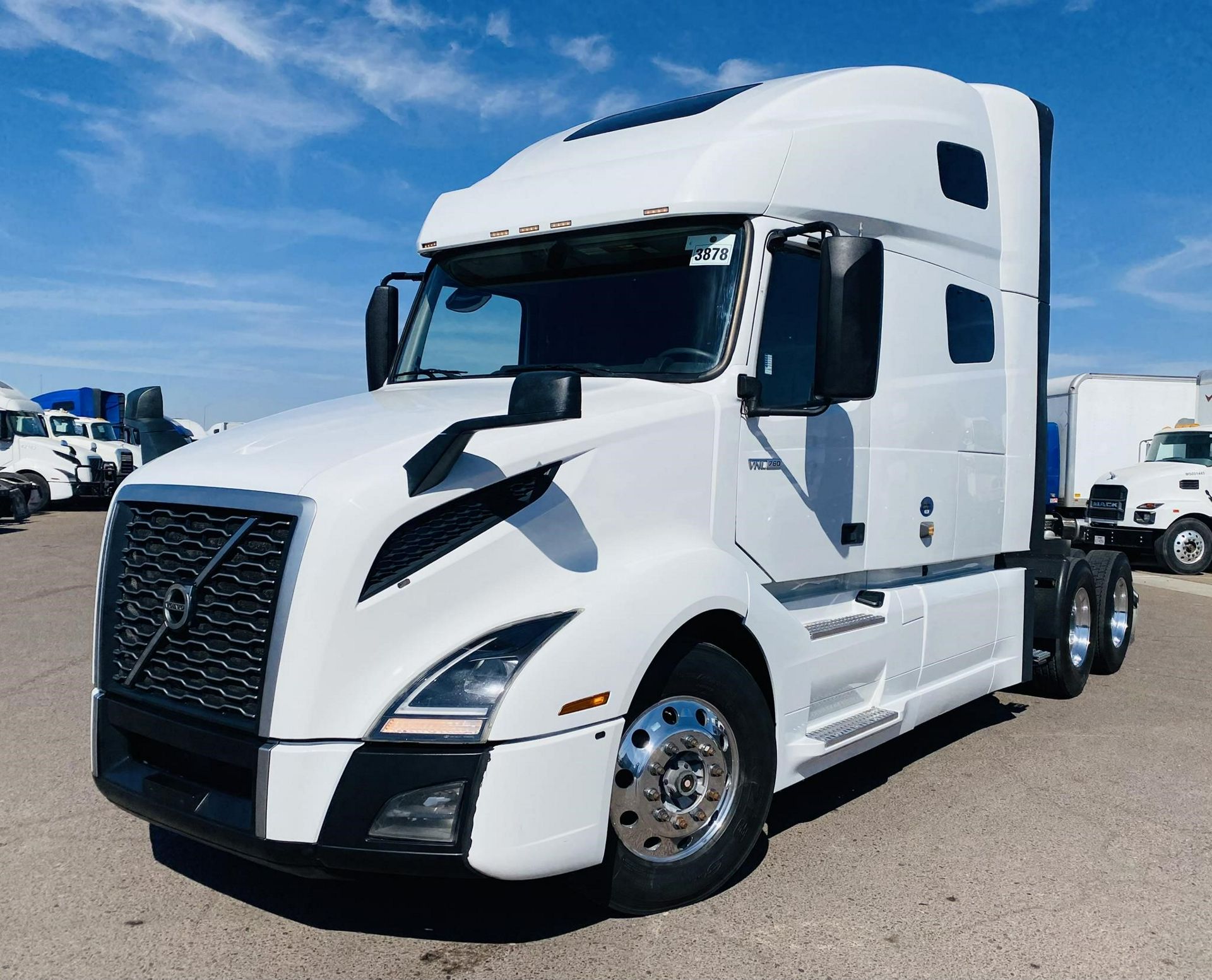 2021 Volvo VNL64T760