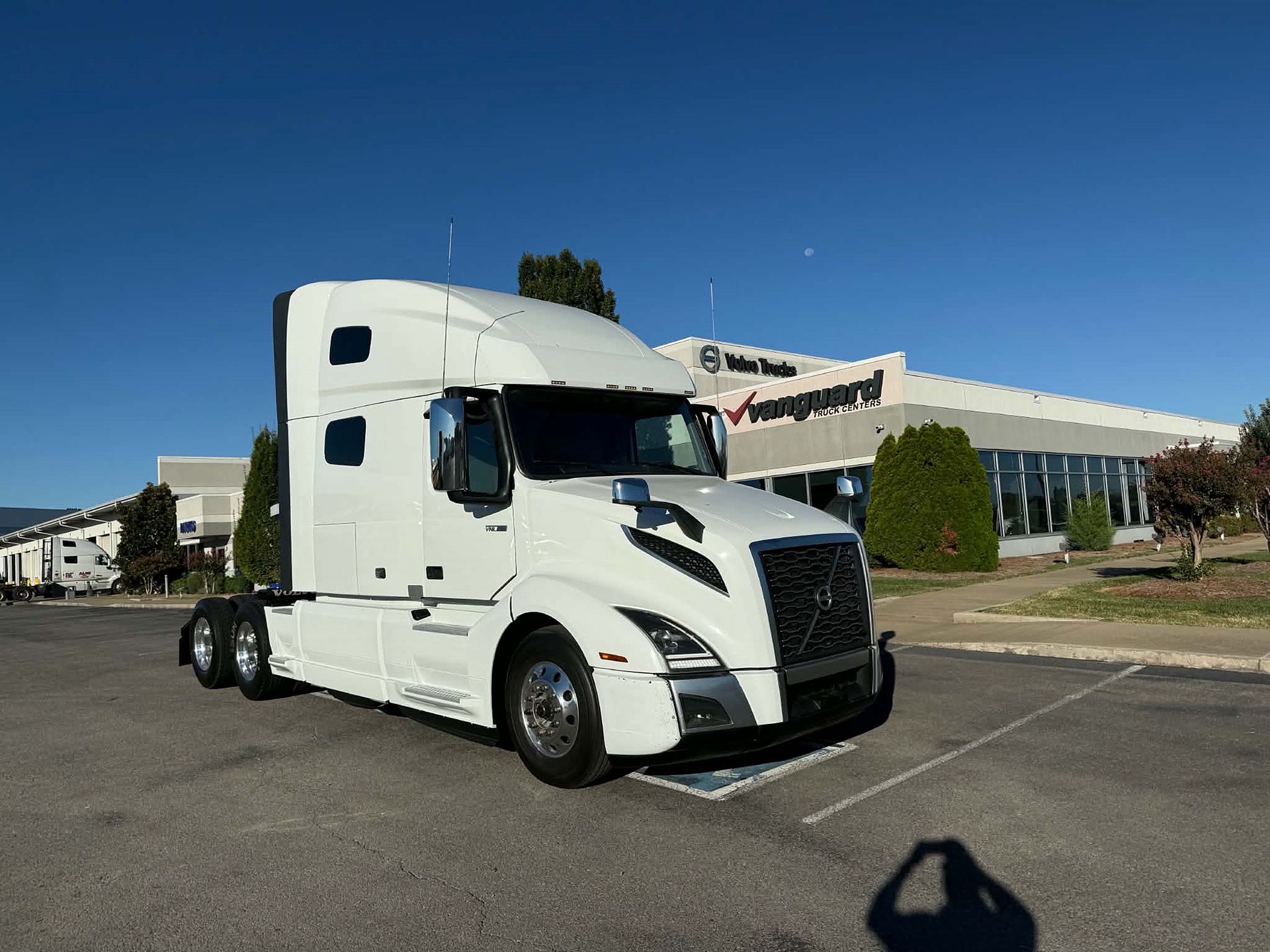 2023 Volvo VNL64T760