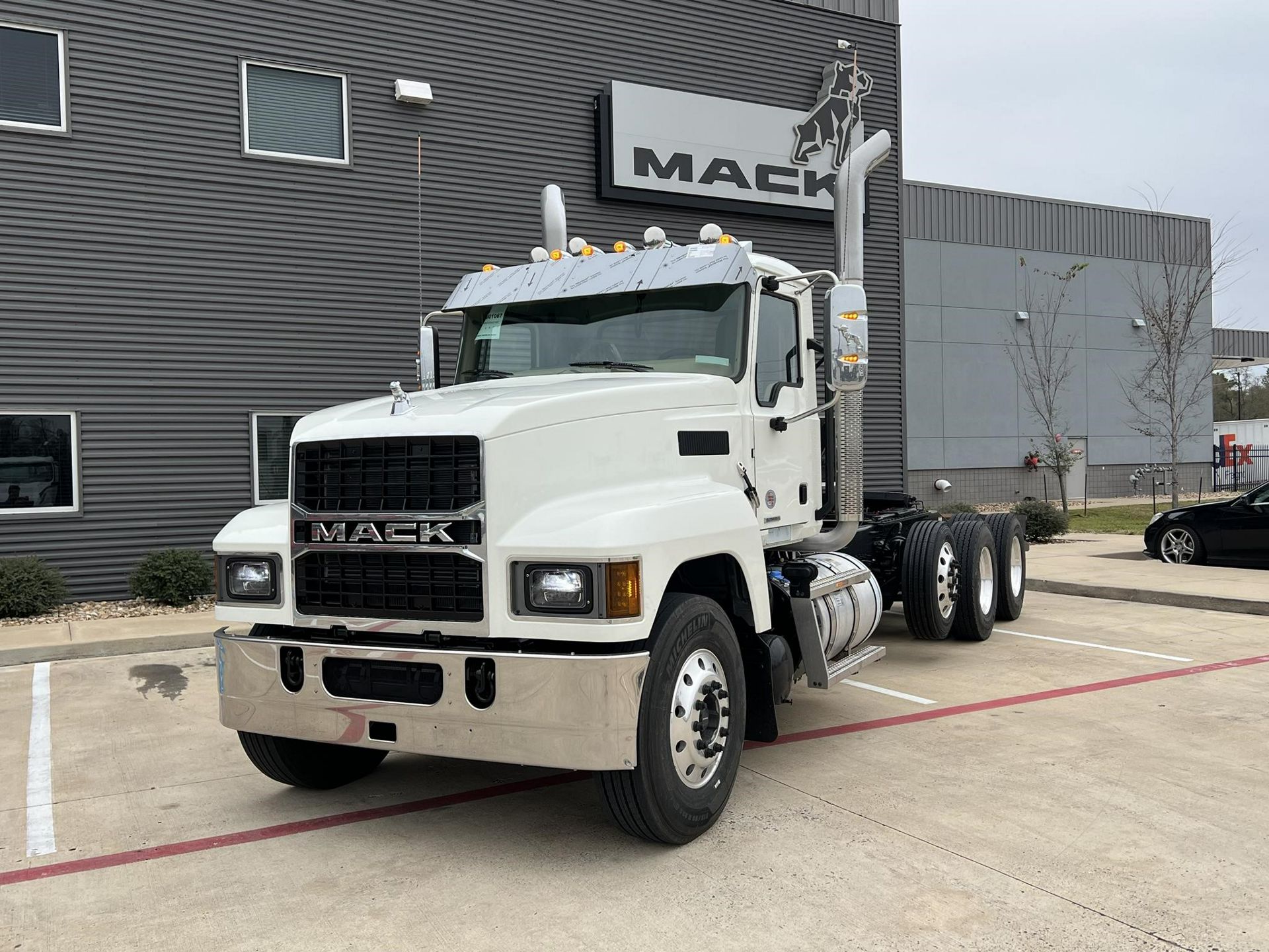 2025 Mack PINNACLE 84T