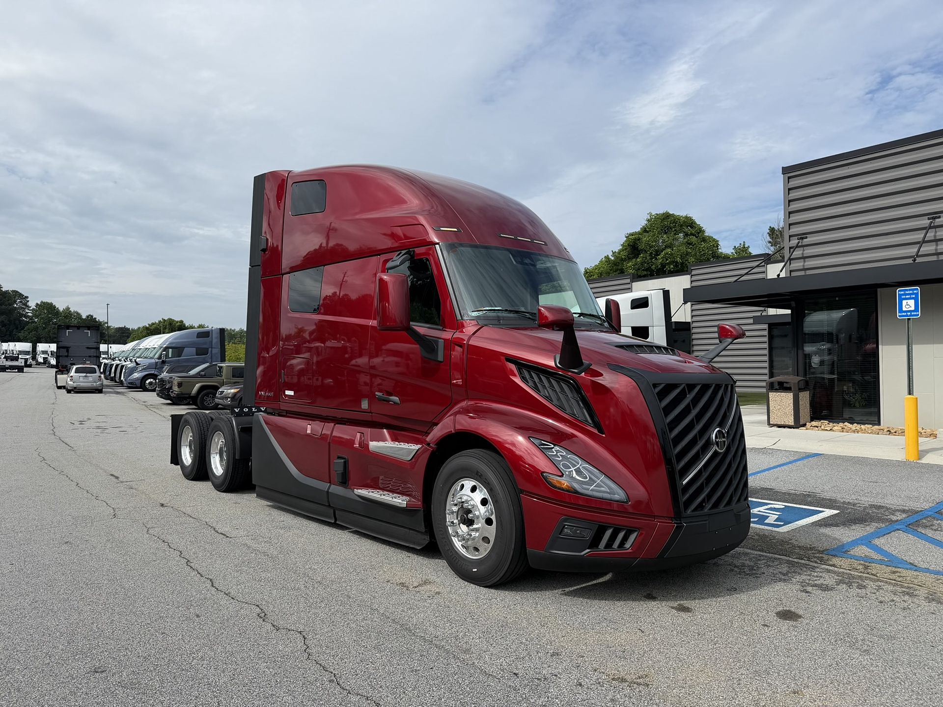 2027 Volvo VNL64T860