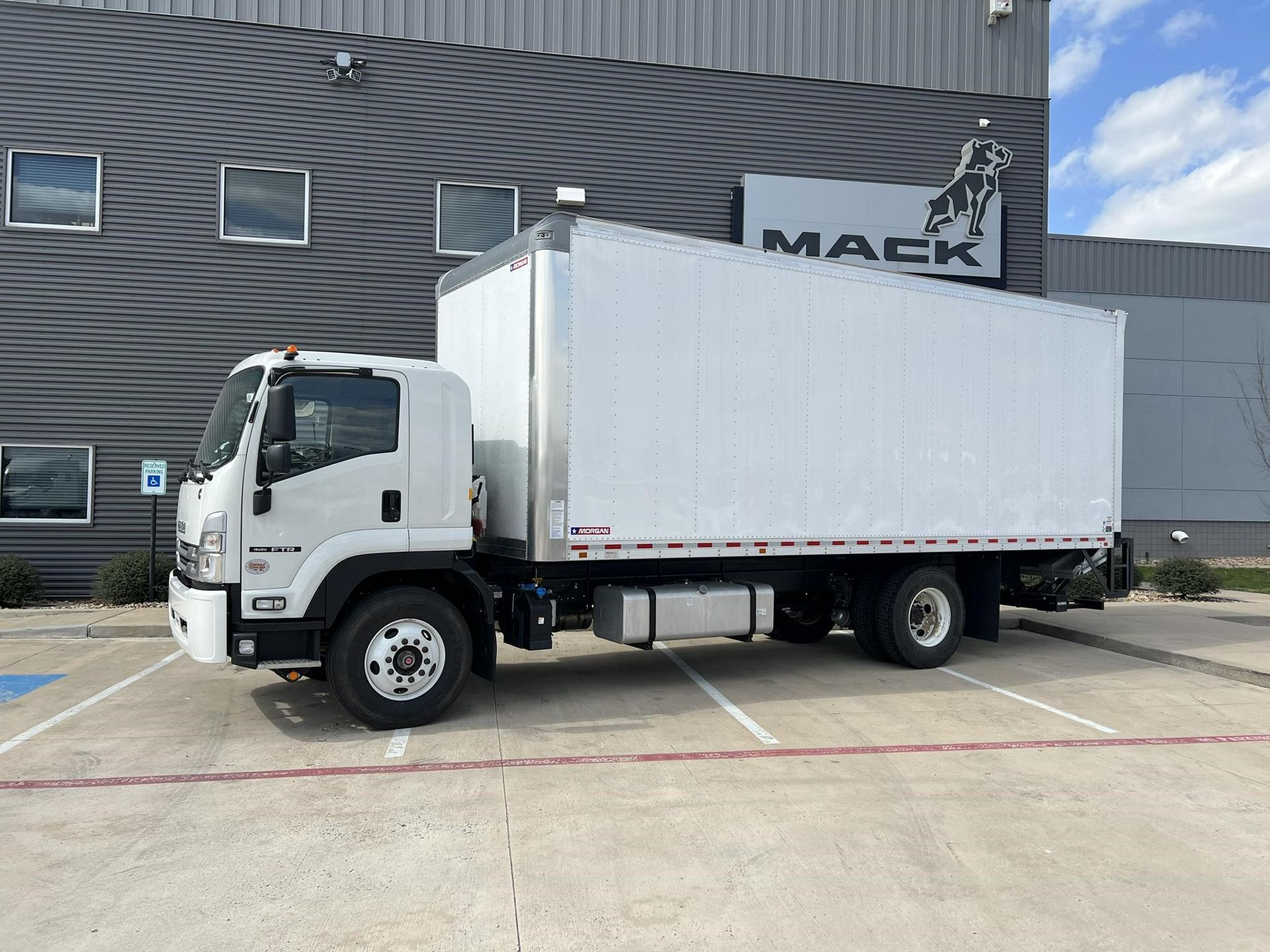 2025 Isuzu FTR