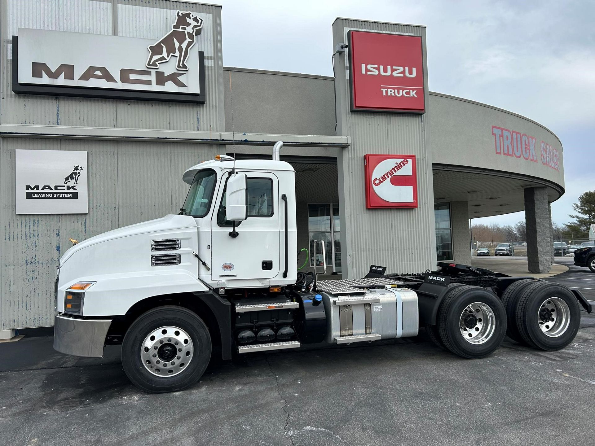 2025 Mack ANTHEM 64T