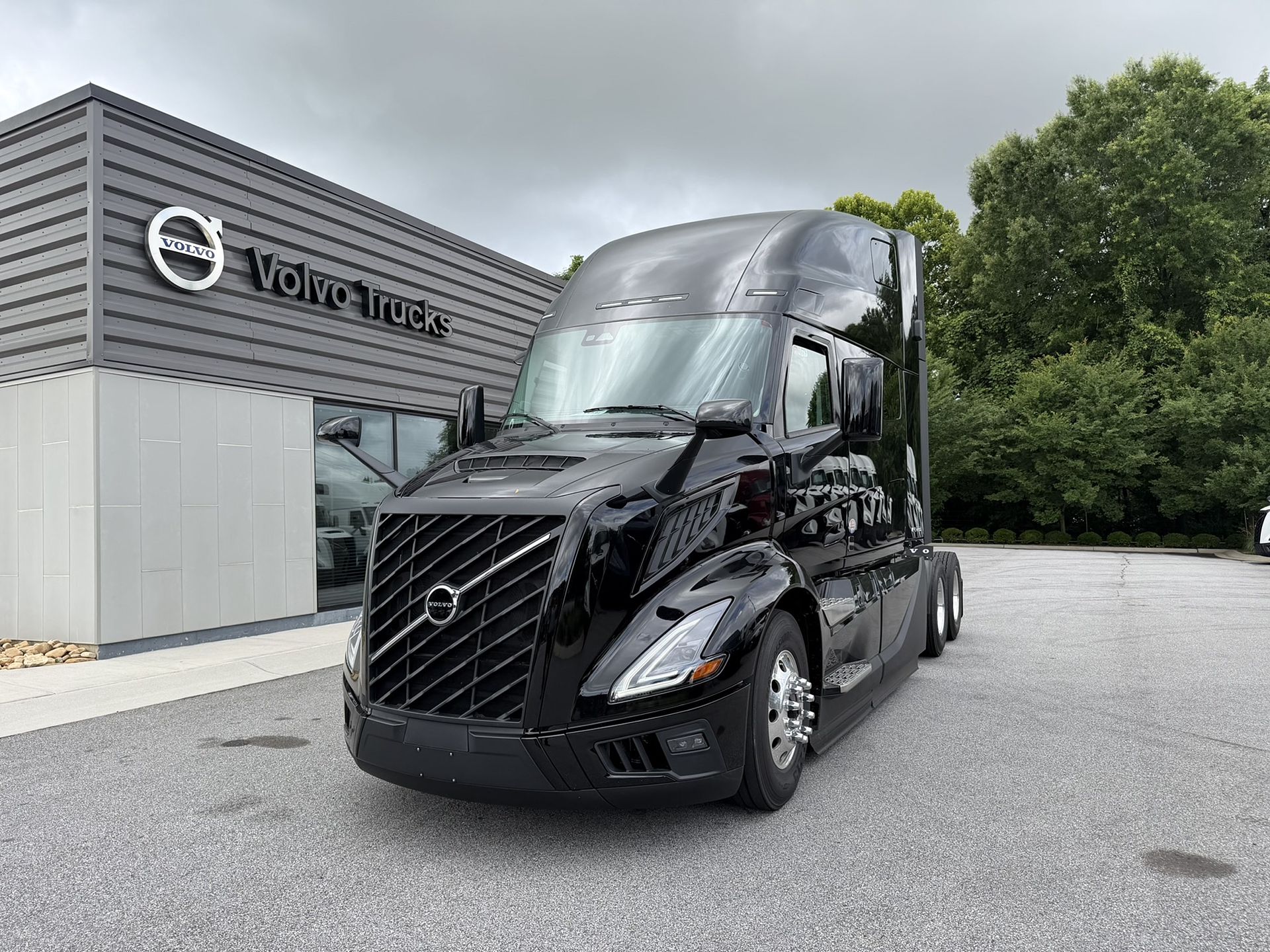2027 Volvo VNL64T860