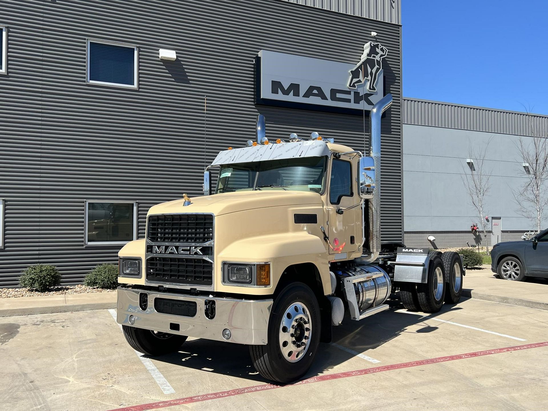 2026 Mack PINNACLE 64T