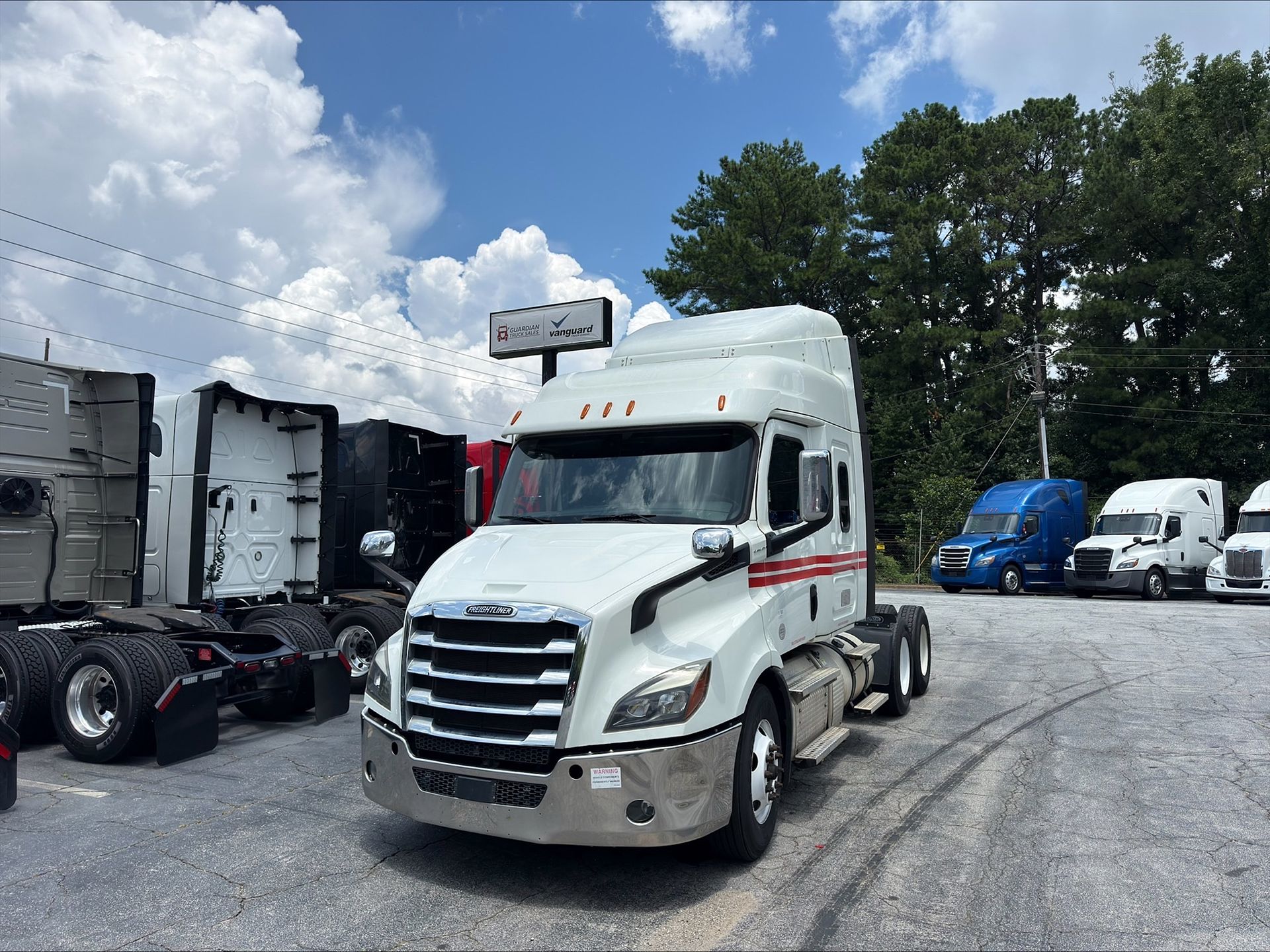 2020 Freightliner CASCADIA 126