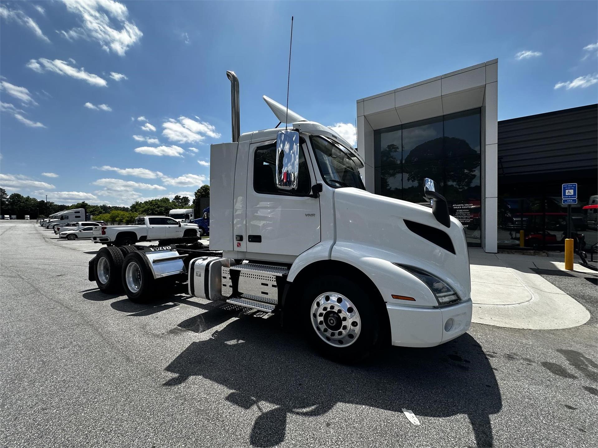 2018 Volvo VNR64T300