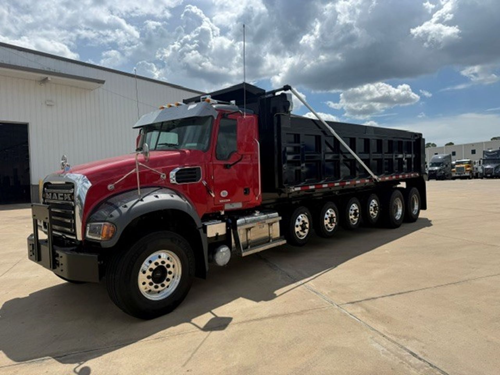 2027 Mack GR64F