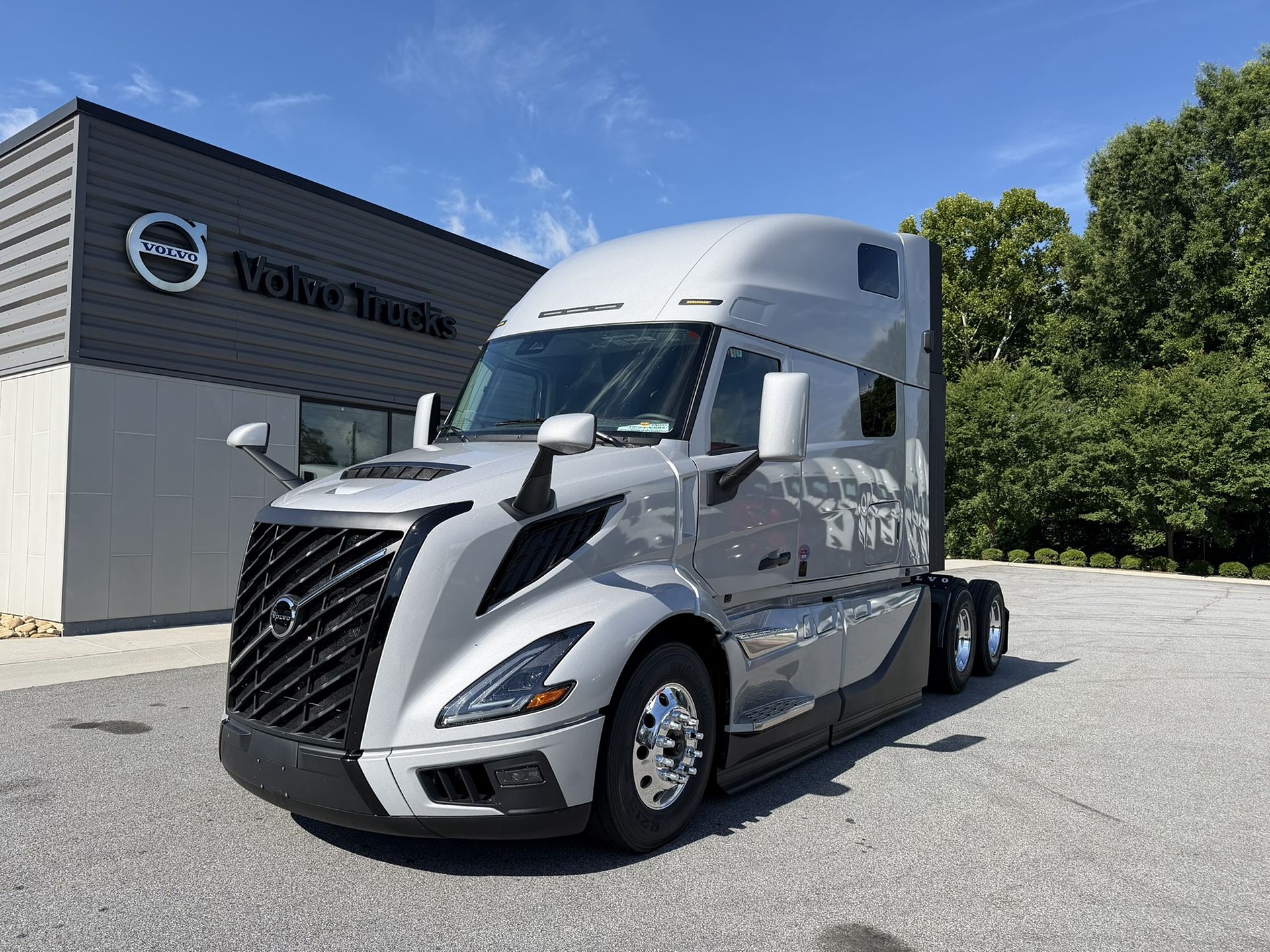 2027 Volvo VNL64T860