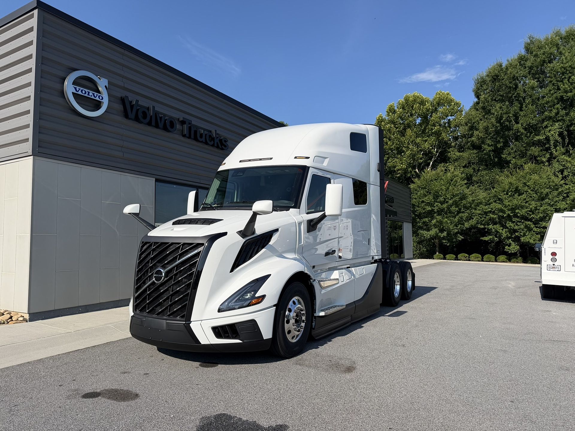 2027 Volvo VNL64T660