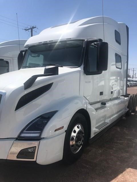 2025 Volvo VNL64T860
