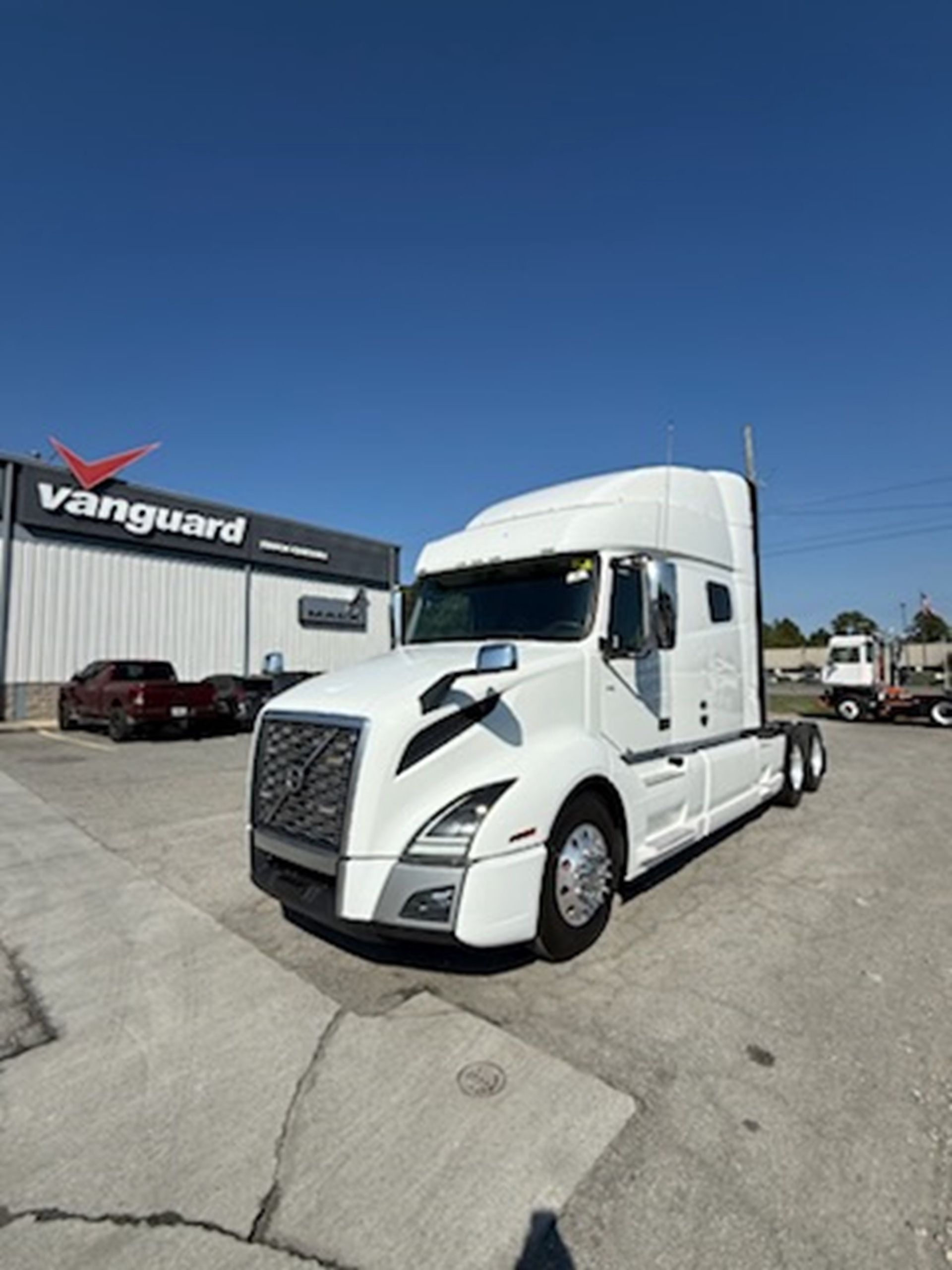 2019 Volvo VNL64T740