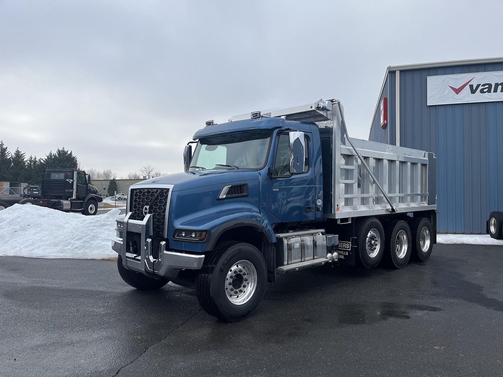 2026 Volvo VHD84F300