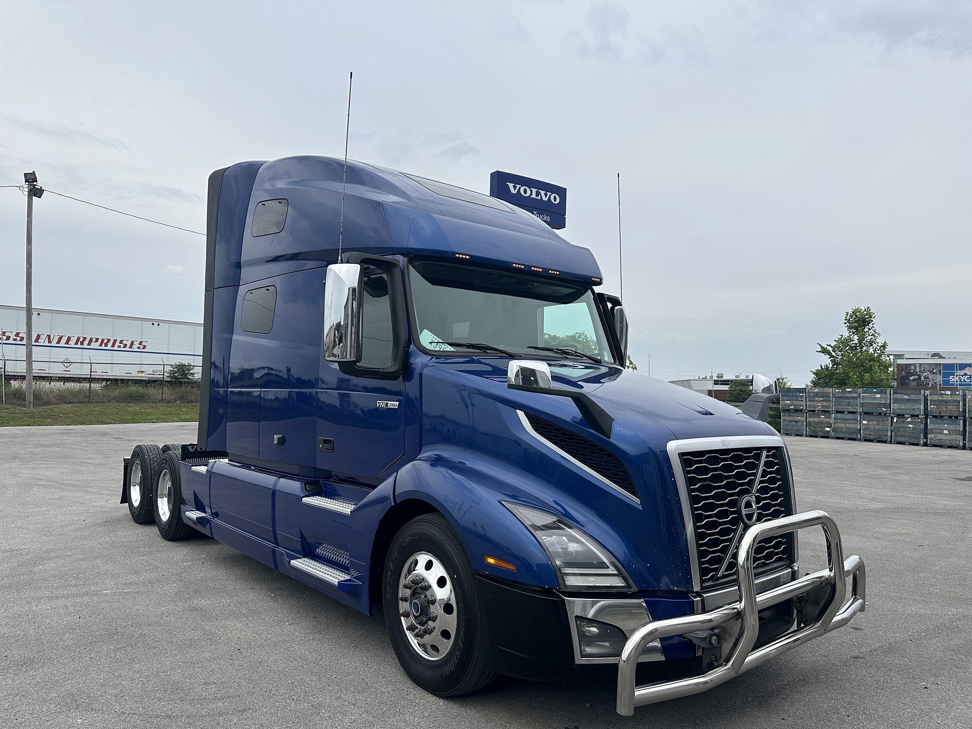 2021 Volvo VNL64T760