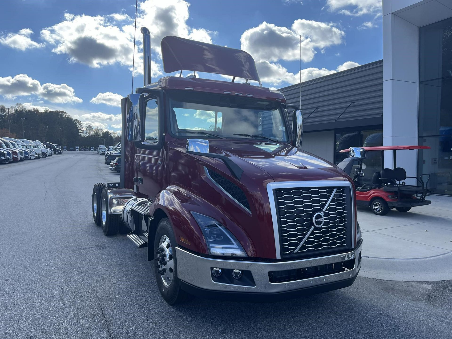 2025 Volvo VNL64T300
