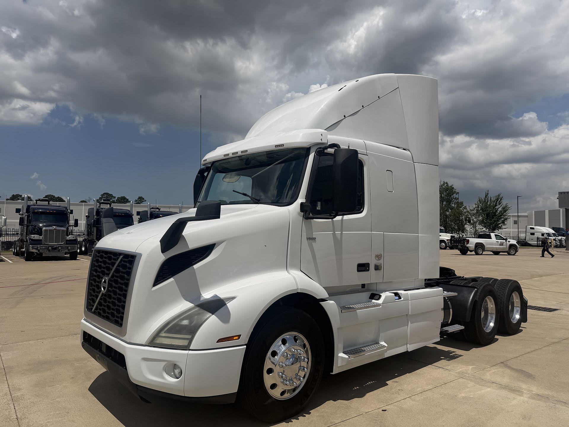 2019 Volvo VNR64T400
