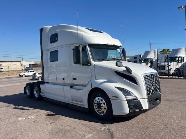 2025 Volvo VNL64T860