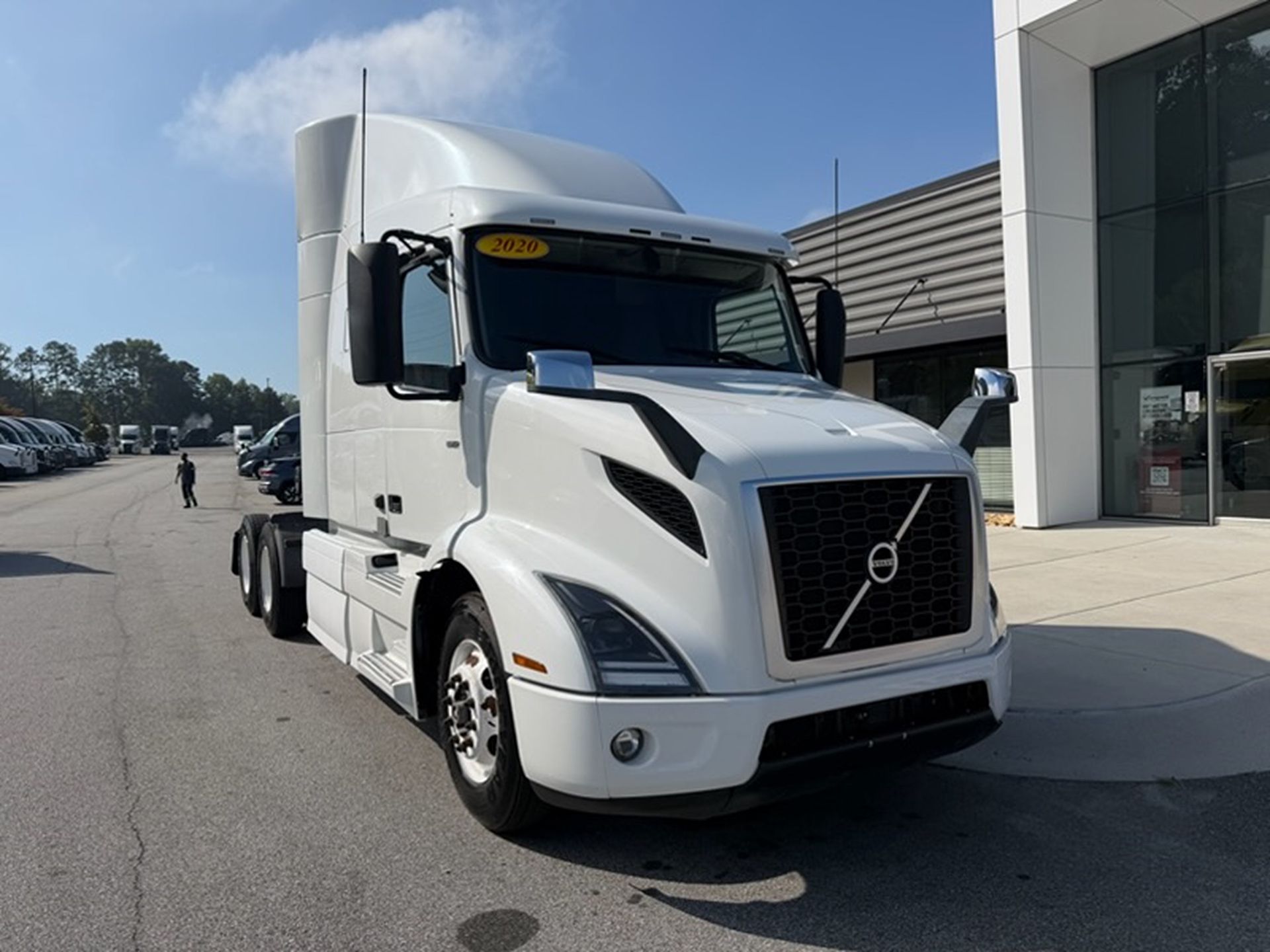 2020 Volvo VNR64T640