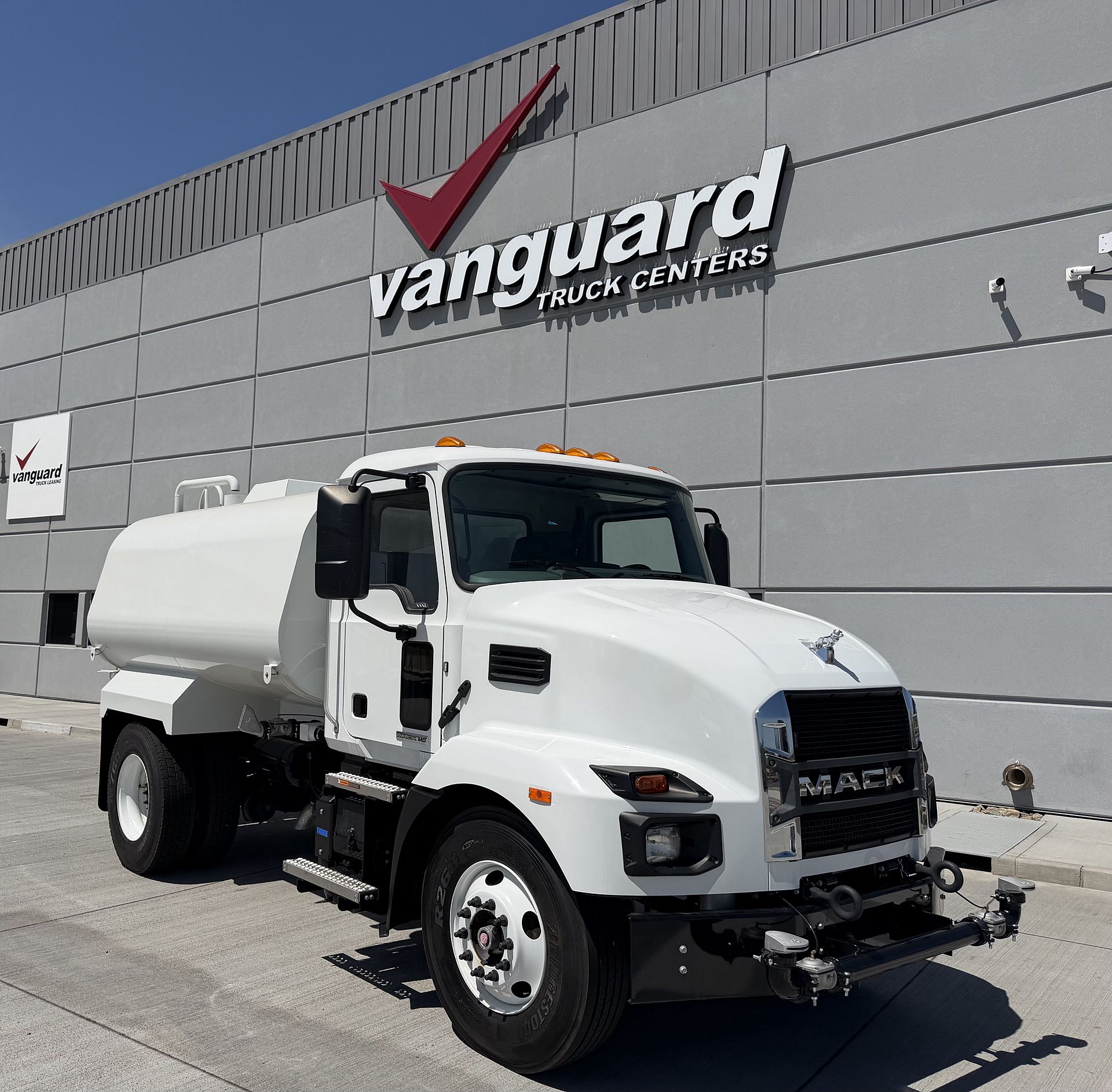 2026 Mack MD642