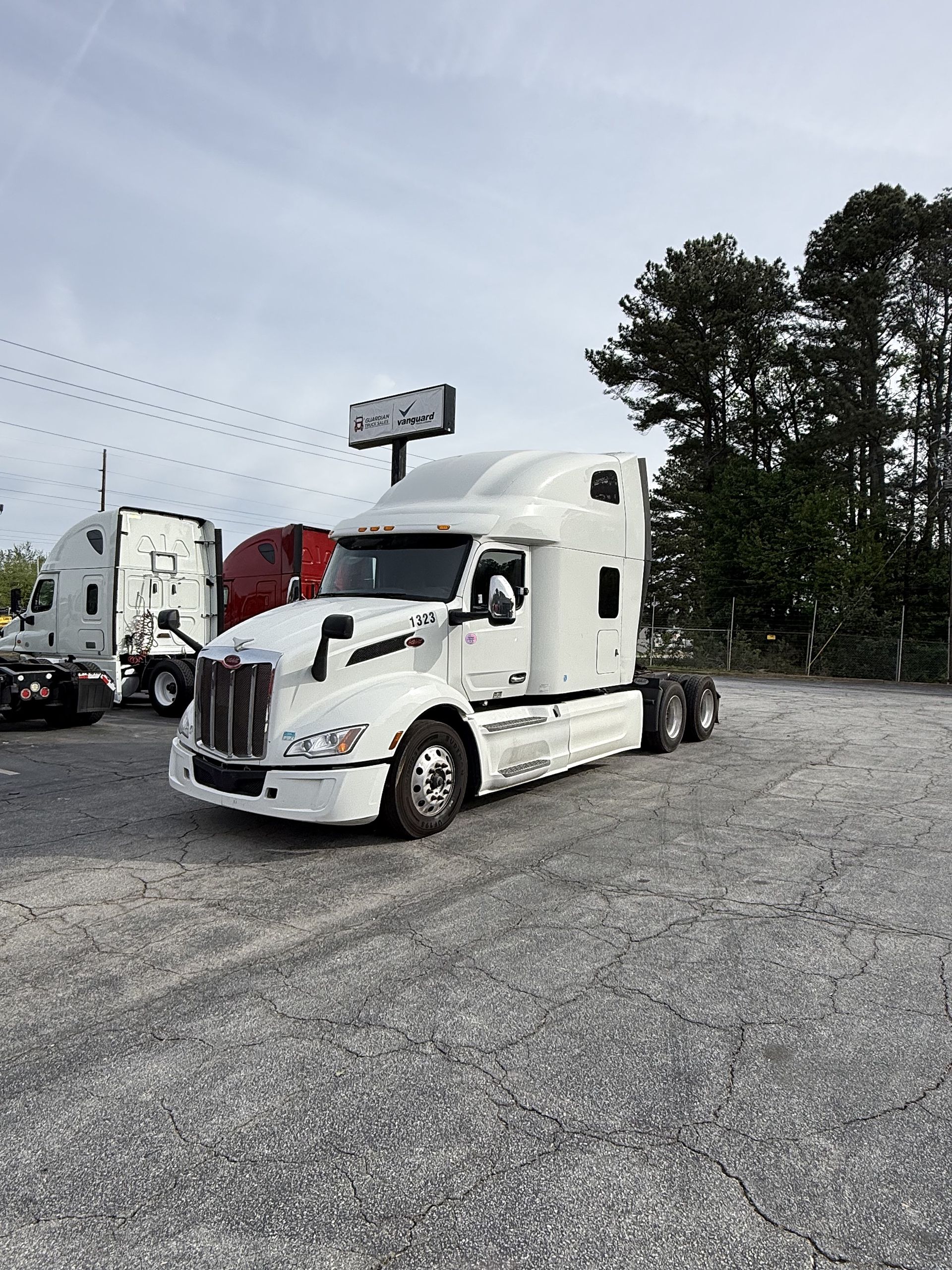 2023 Peterbilt 579