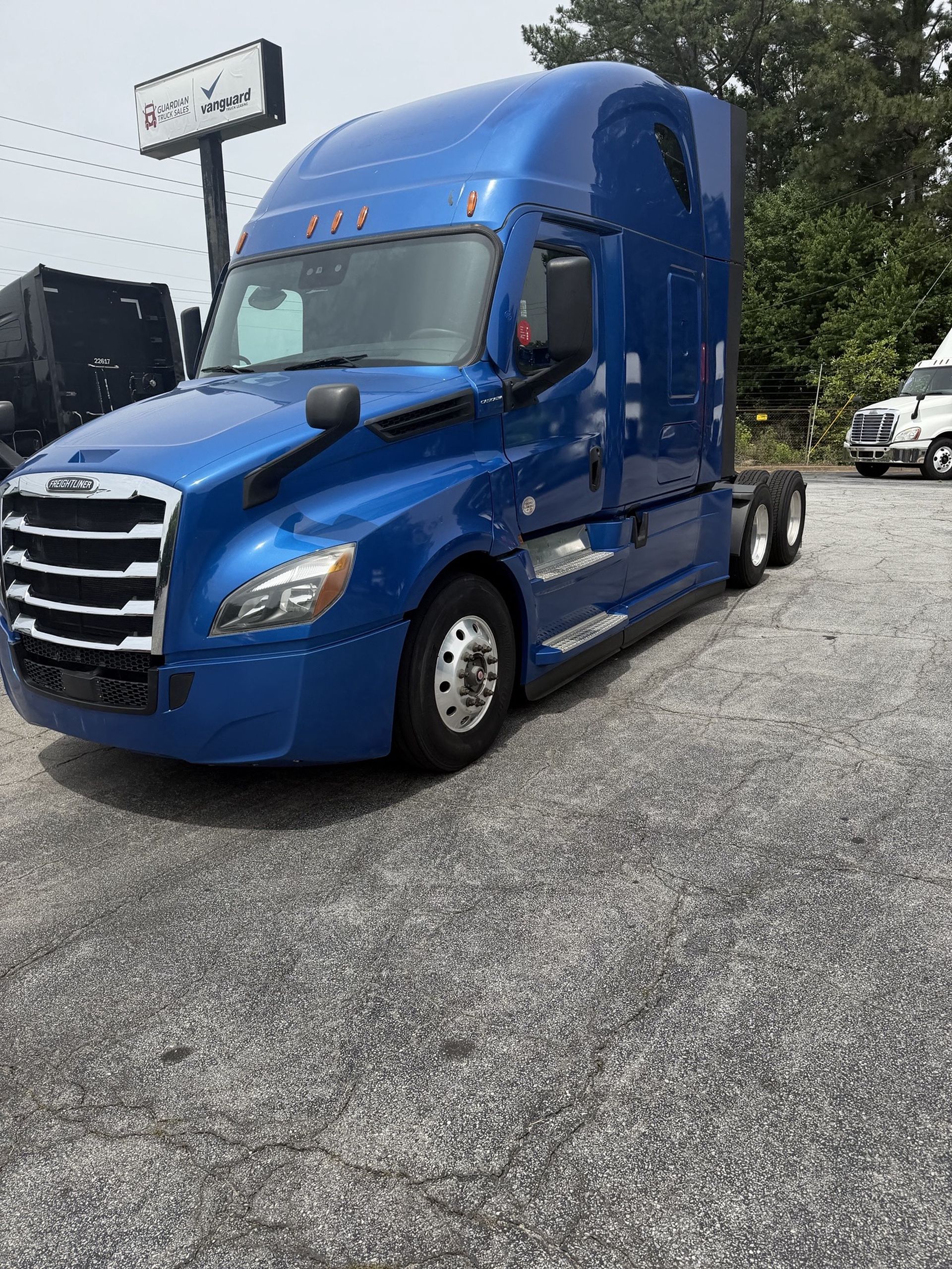 2021 Freightliner CASCADIA 126