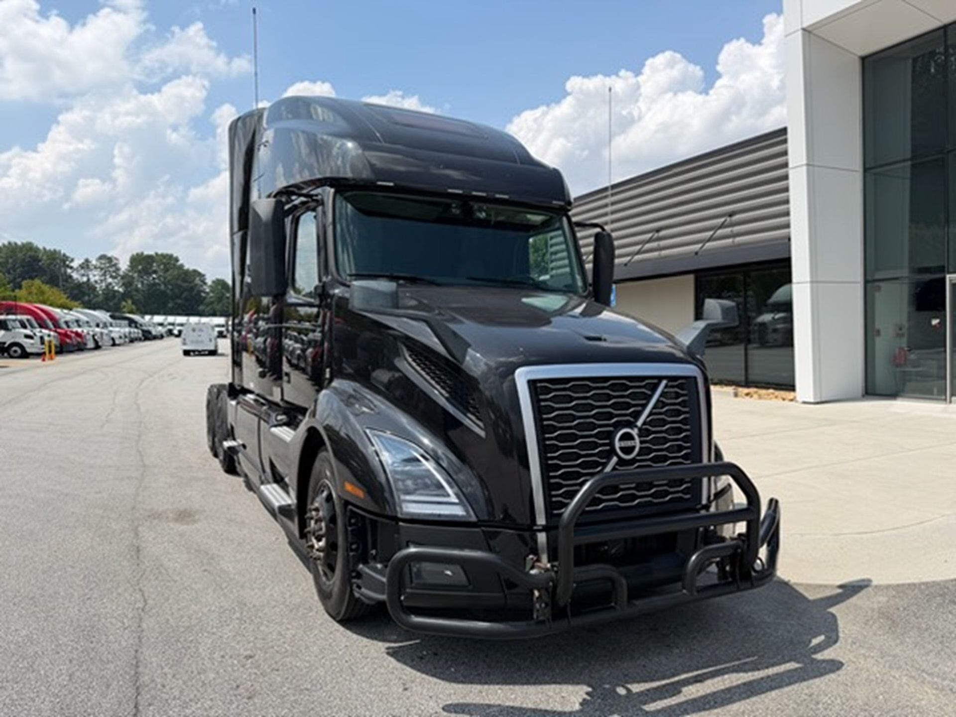 2022 Volvo VNL64T760