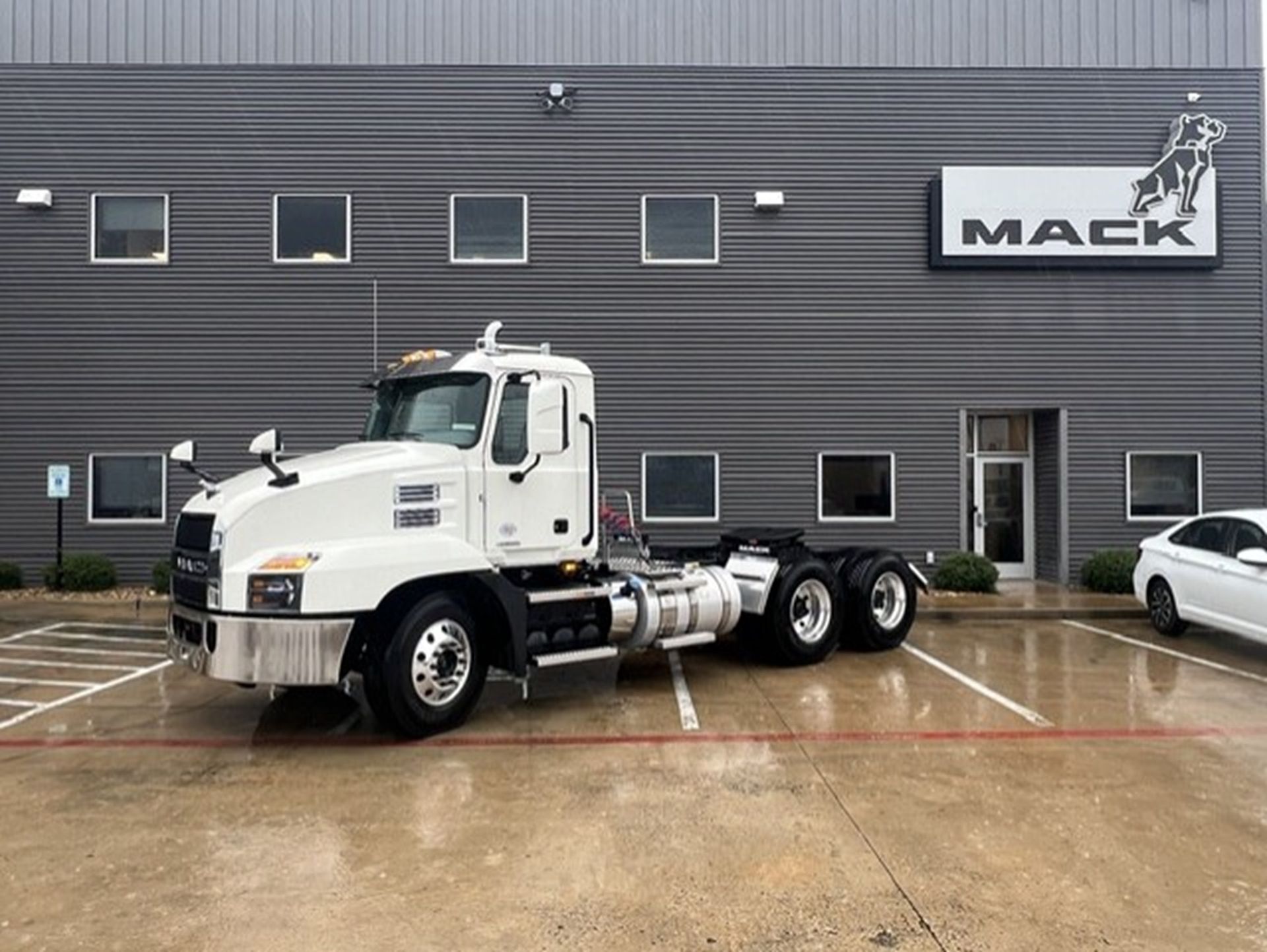 2026 Mack ANTHEM 64T