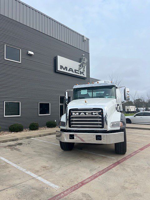 2026 Mack GRANITE 64B