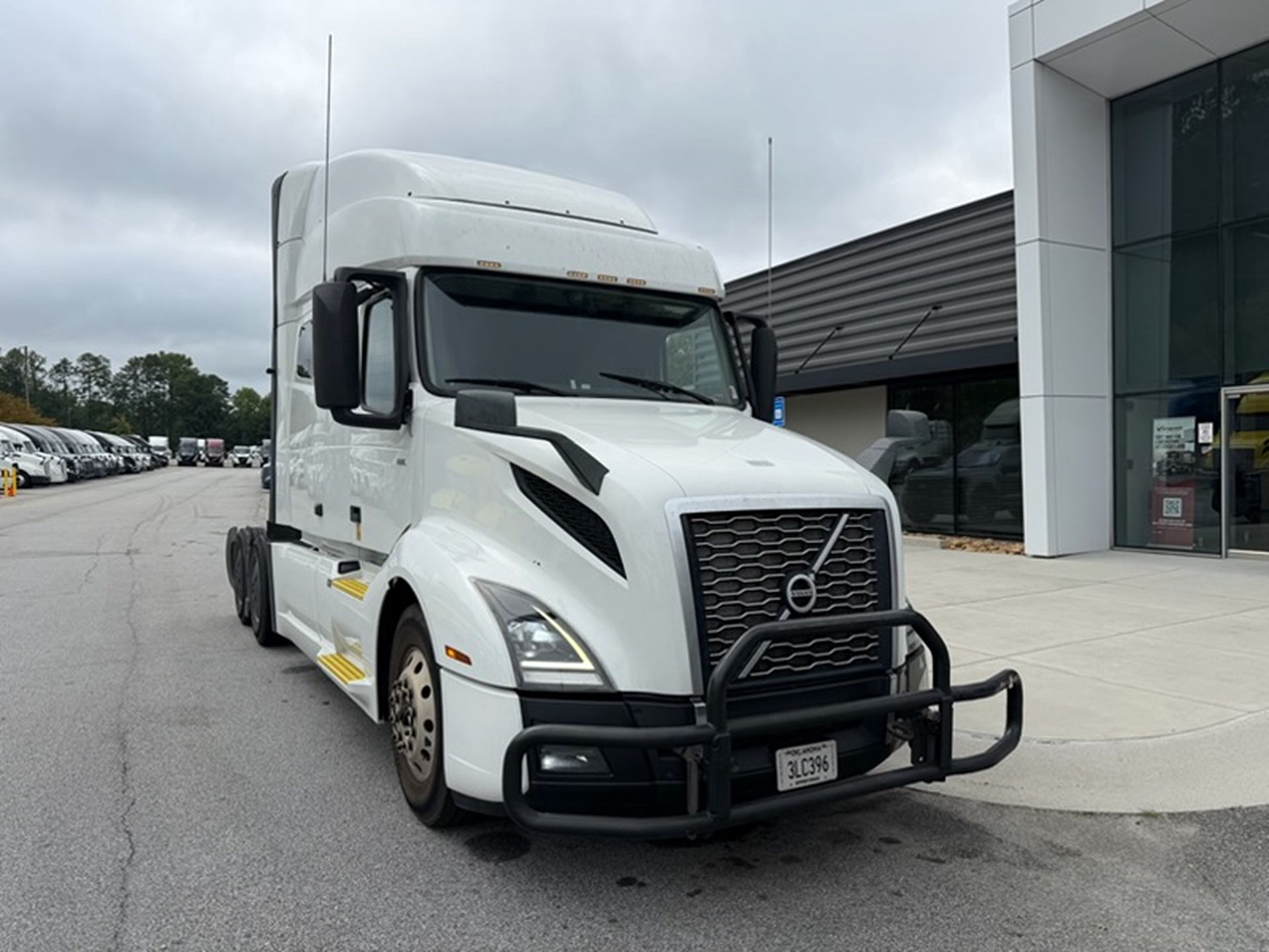 2023 Volvo VNL64T740