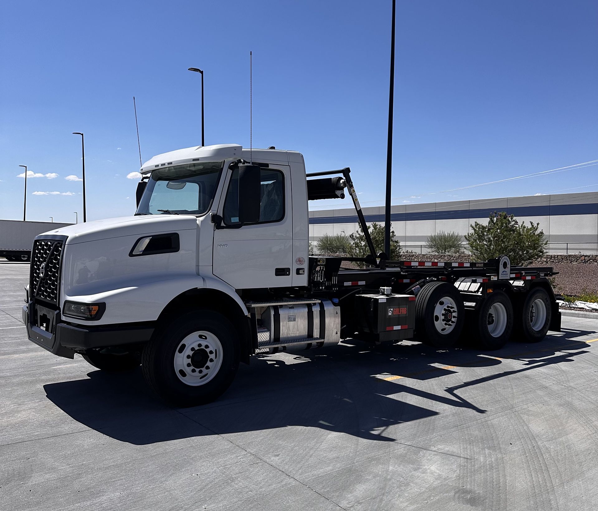 2026 Volvo VHD64B300