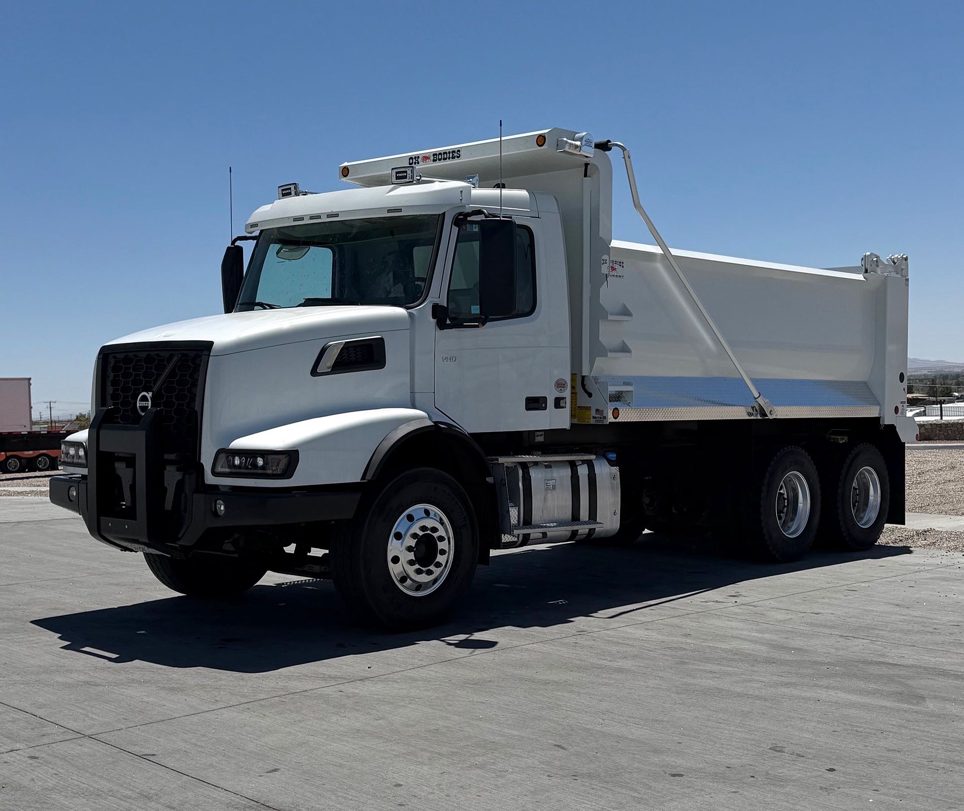 2026 Volvo VHD64B300