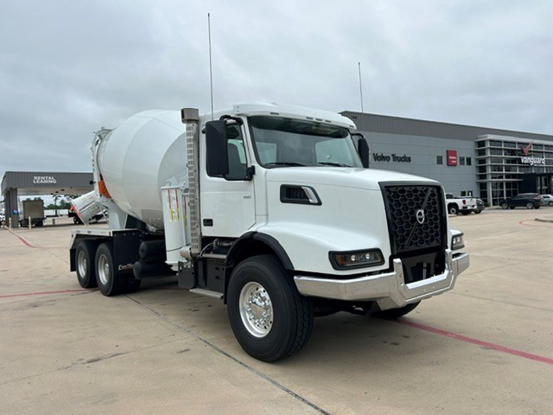2026 Volvo VHD64B300