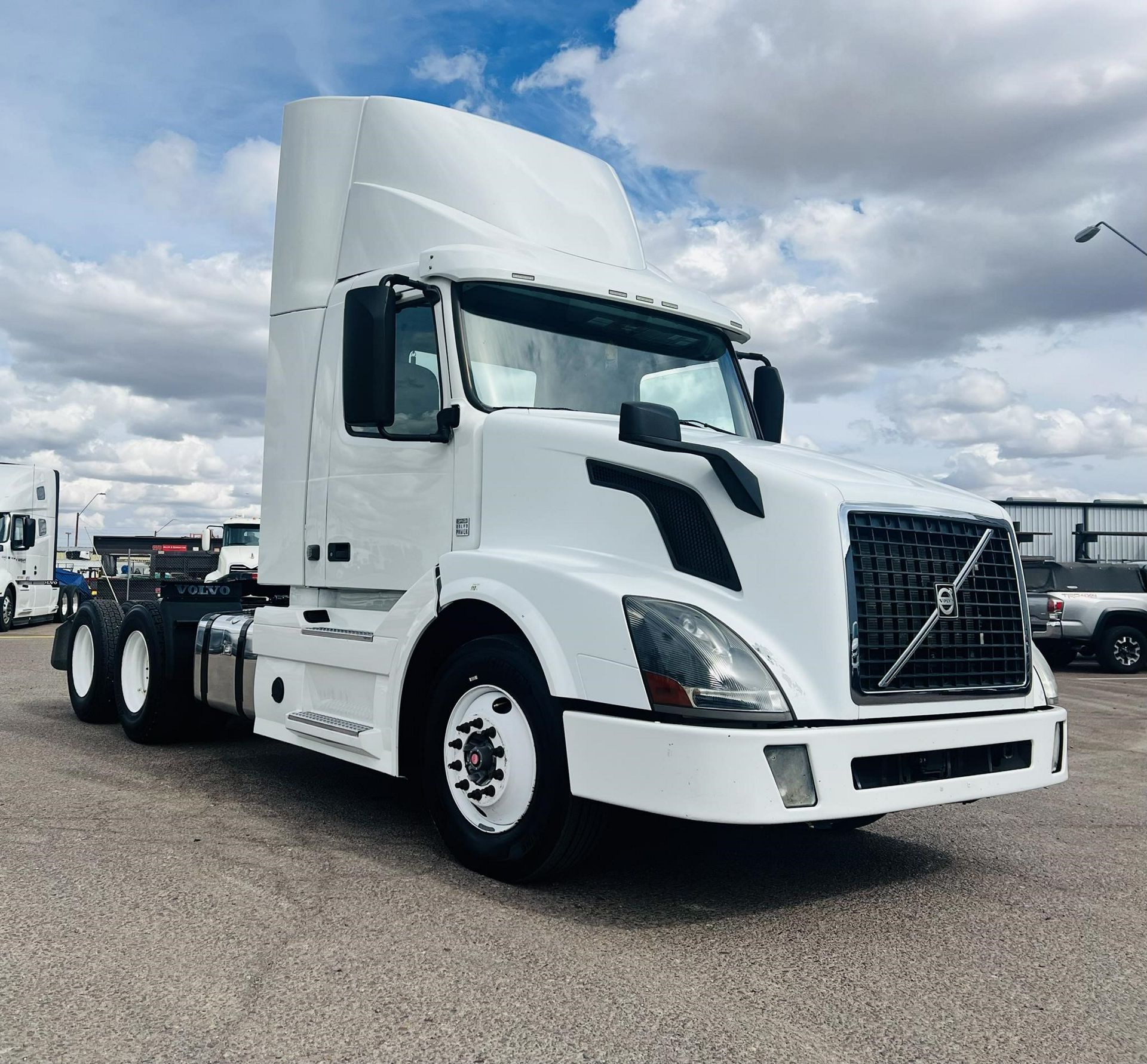 2015 Volvo VNL42T300