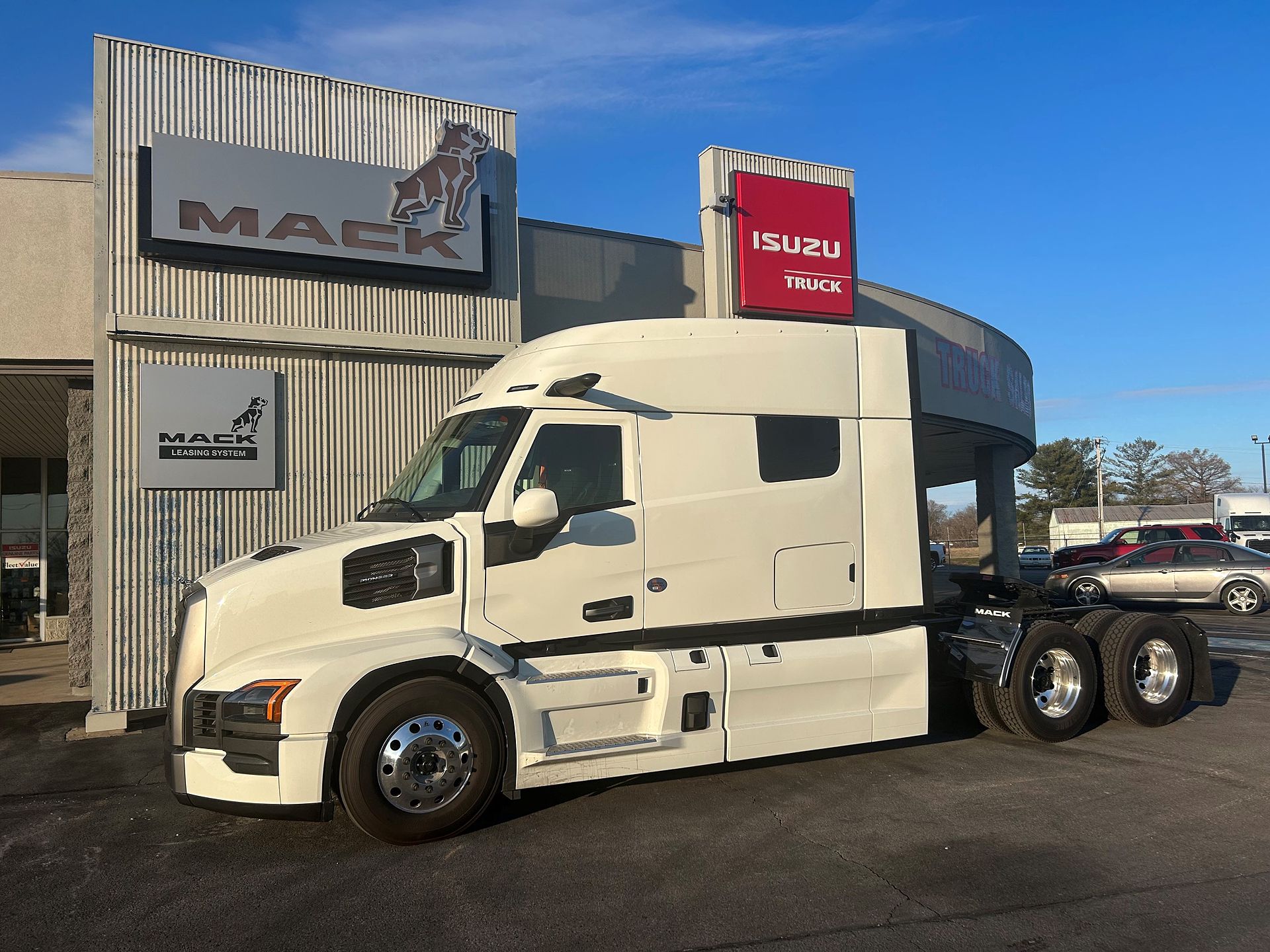2026 Mack PIONEER 64T