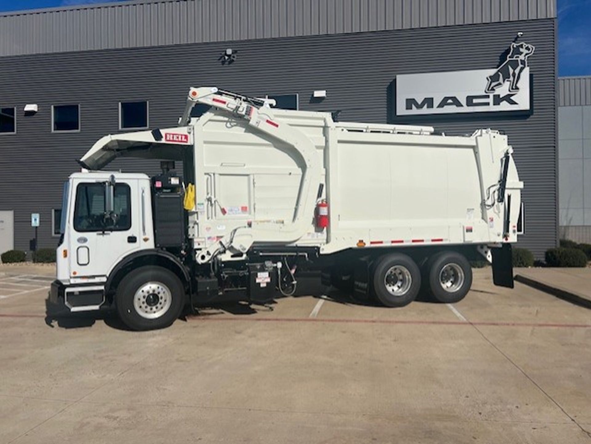 2026 Mack TE64