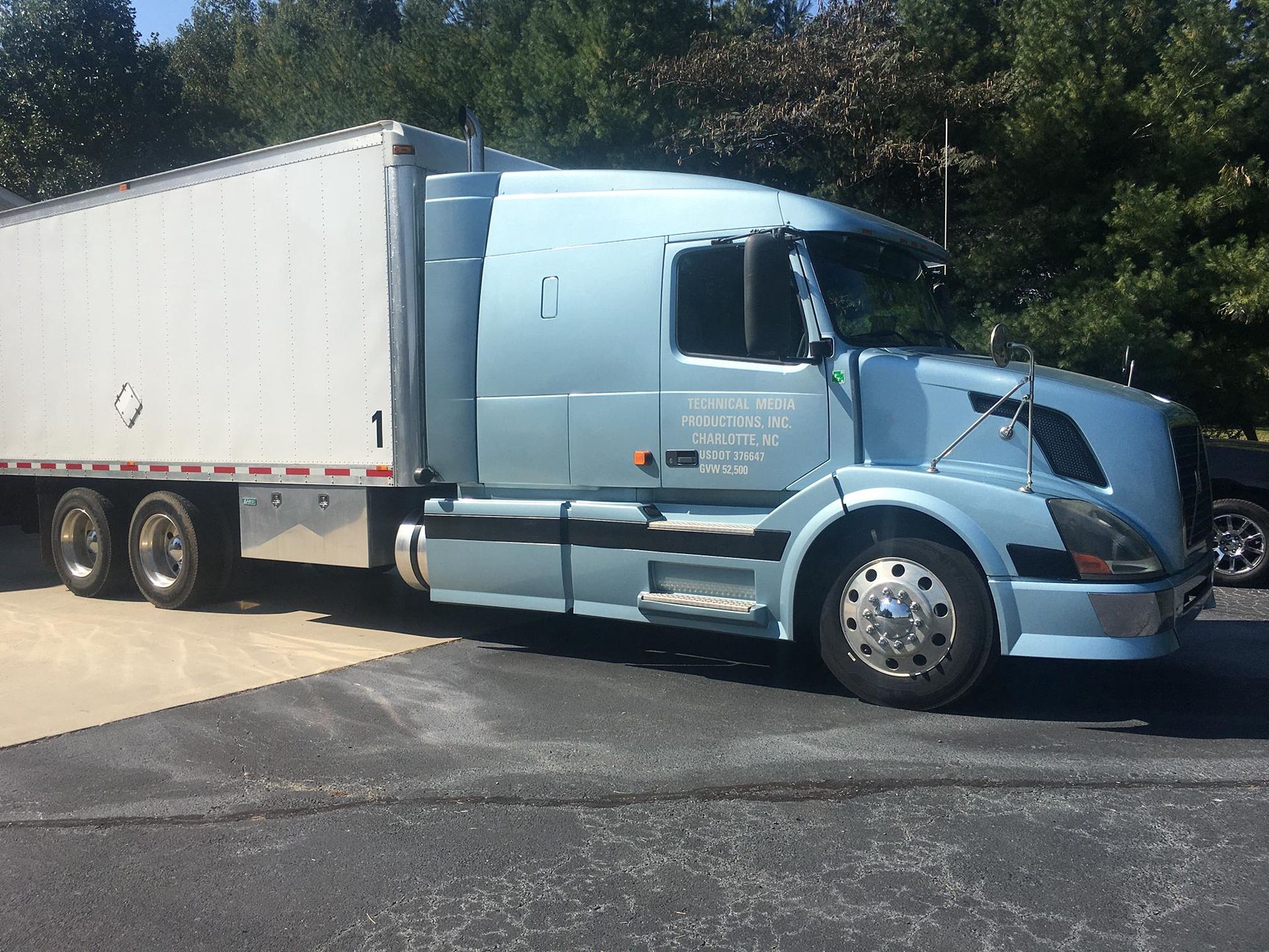 2005 Volvo VNL64T630