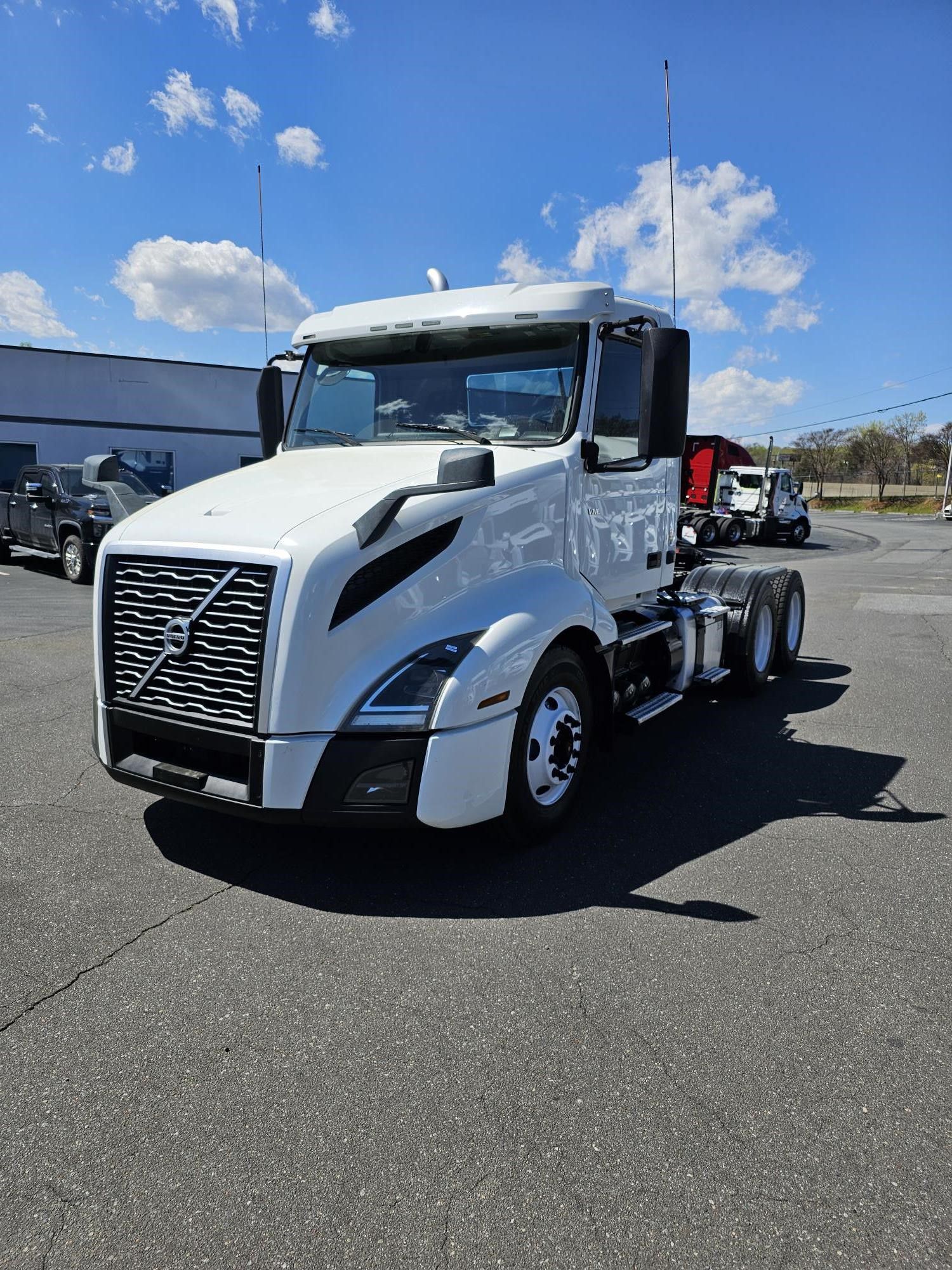 2019 Volvo VNL64T300