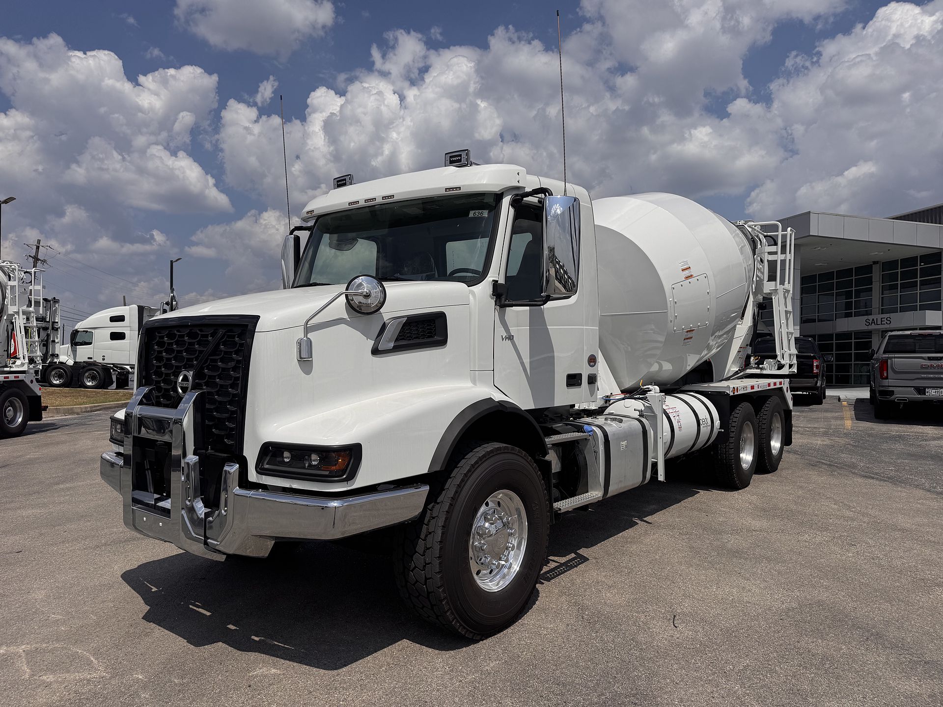 2026 Volvo VHD64B300