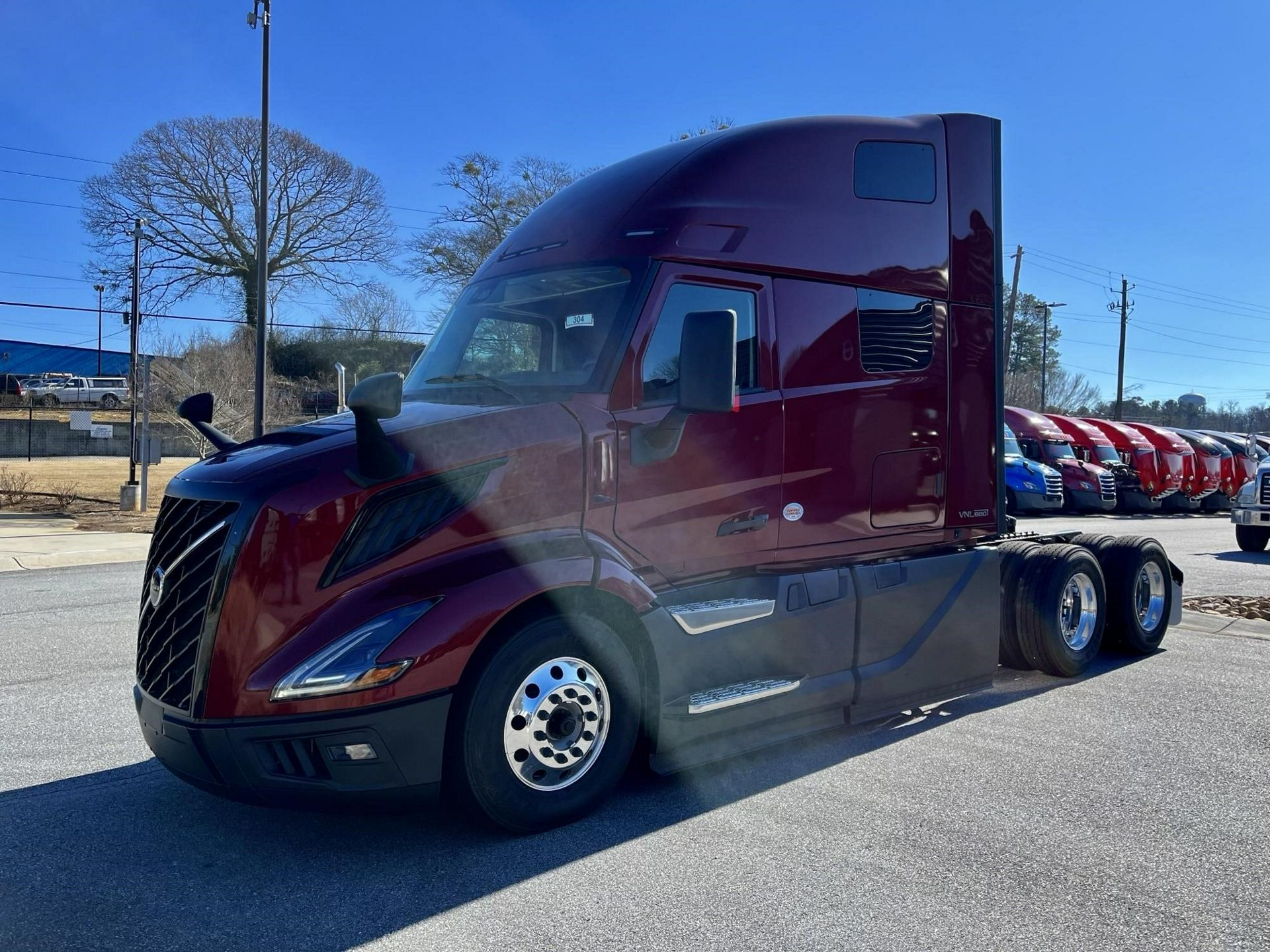 2025 Volvo VNL64T660